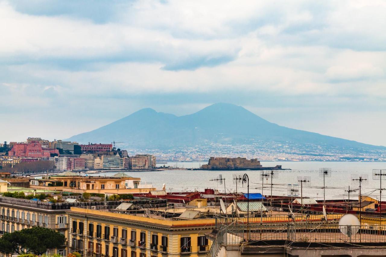 Seaview Apartment In Posillipo By Wonderful Italy Peschiera del Garda Exterior foto